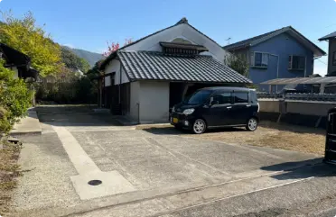 横向きに2台駐車可能